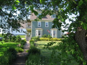  Louisbourg Heritage House  Луисборг